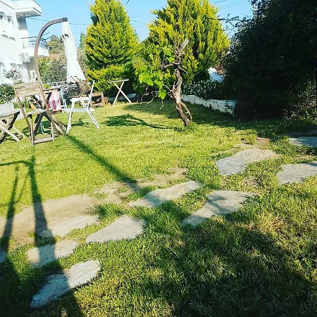 Limon Bed & Breakfast 3*