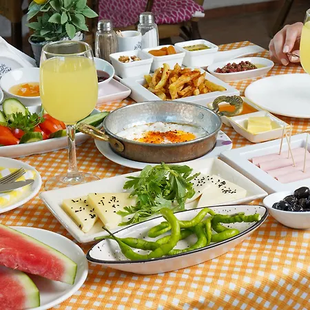 Limon Bed & Breakfast Foça