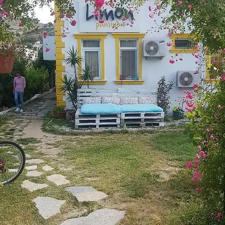 Limon Bed & Breakfast Foca